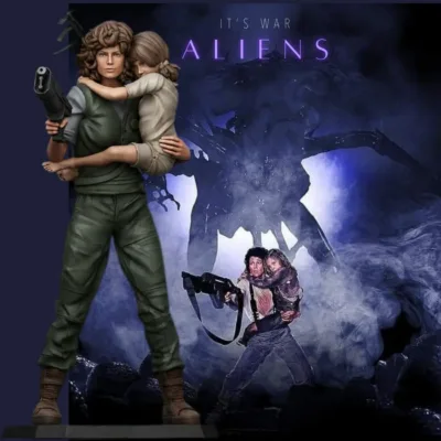 Ellen Ripley & Newt - Aliens Movie 1986 Pose 2